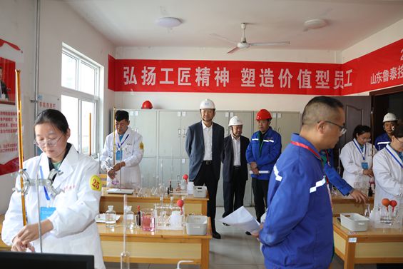 1730249503496070.jpg 李合军带队到企业督导“我是状元”职工职业技能竞赛活动 (2)_副本.jpg